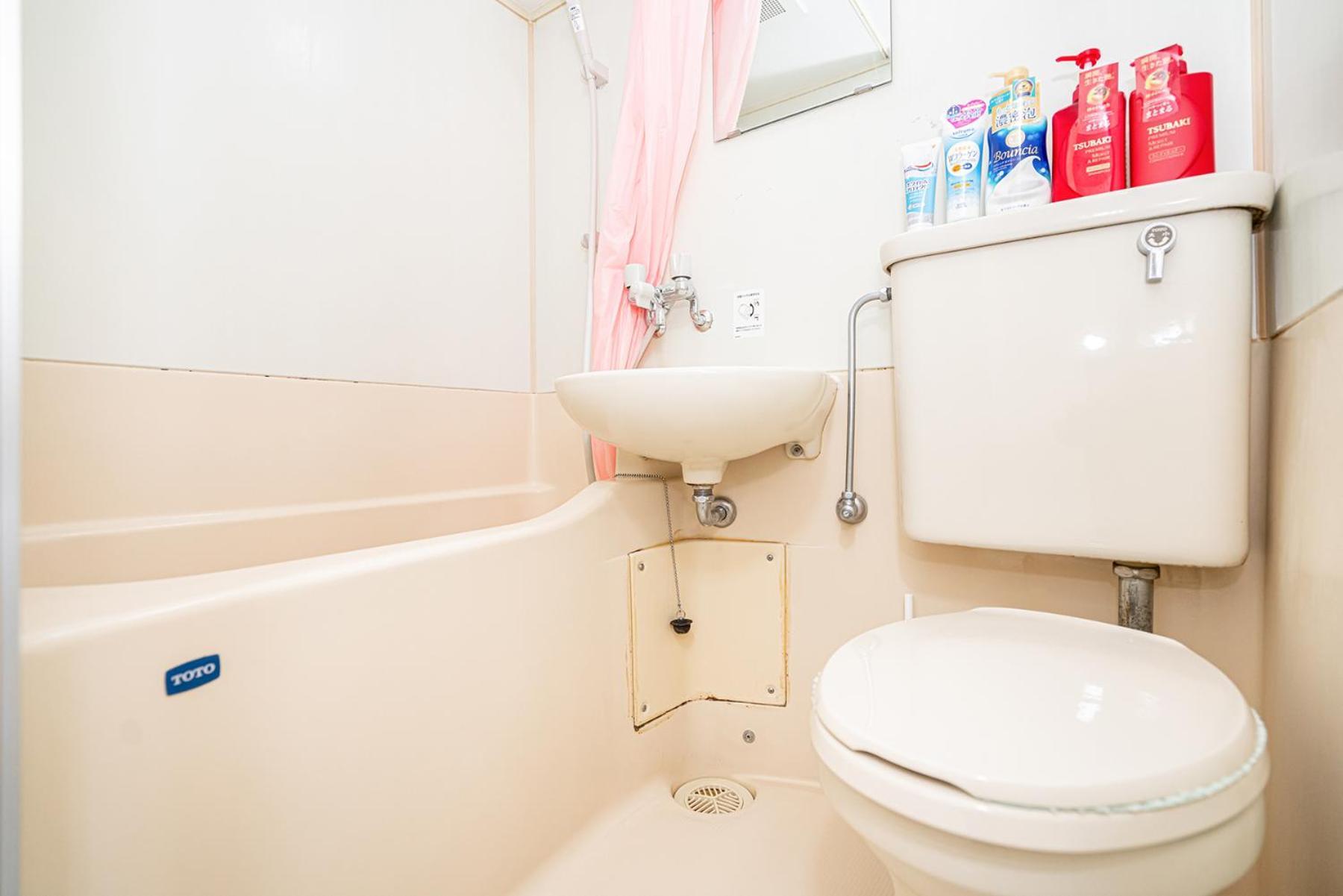 Apartment 新宿歌舞伎町東新宿站3分钟，徒步伊势丹4分钟免费wi-fi！ *