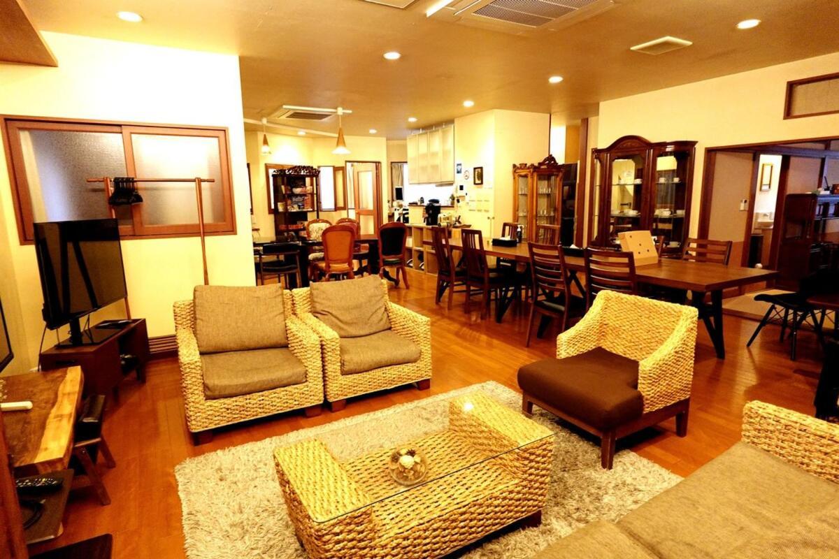 Apartment 高級料亭のような雰囲気の宿。駅徒歩1分。最大21名様。友人や家族との素敵な時間に。無料wi-fi。 *