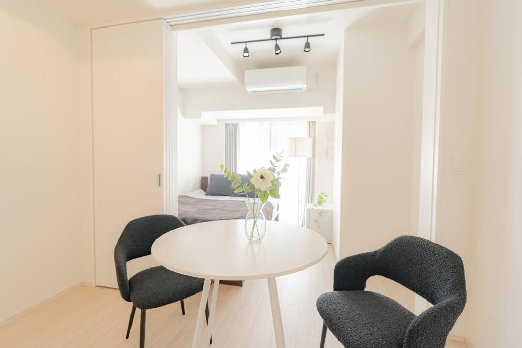 Unito Higashishinjuku Apartment