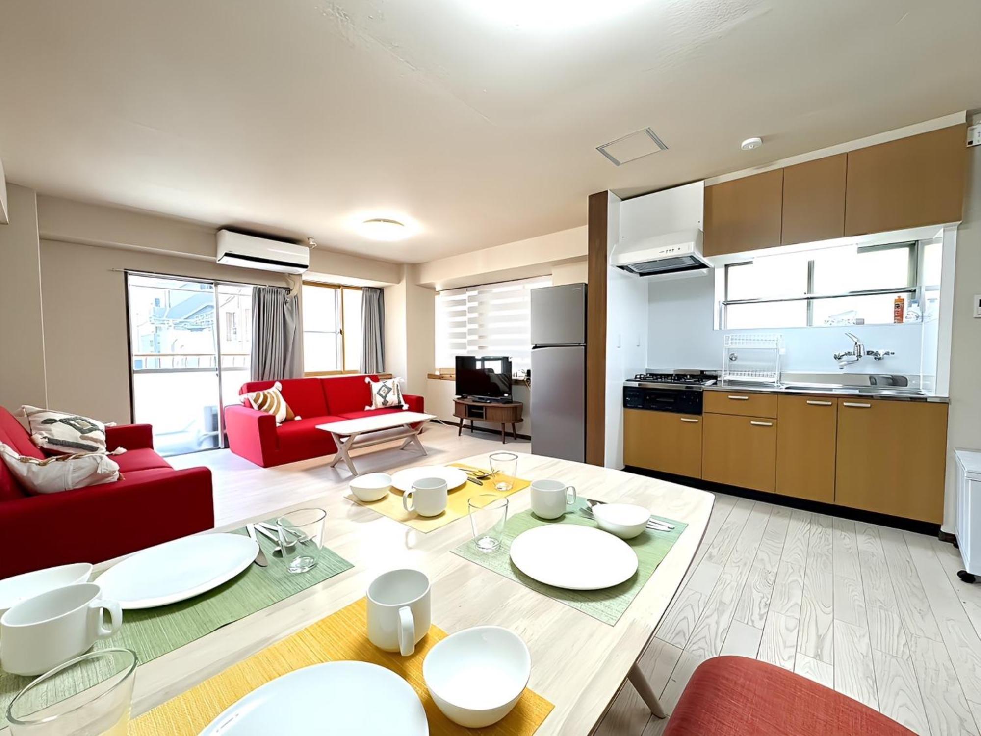Apartment Okubo Sta10min Walk/ Shinjyuku Sta 2min/85 ㎡/3ldk