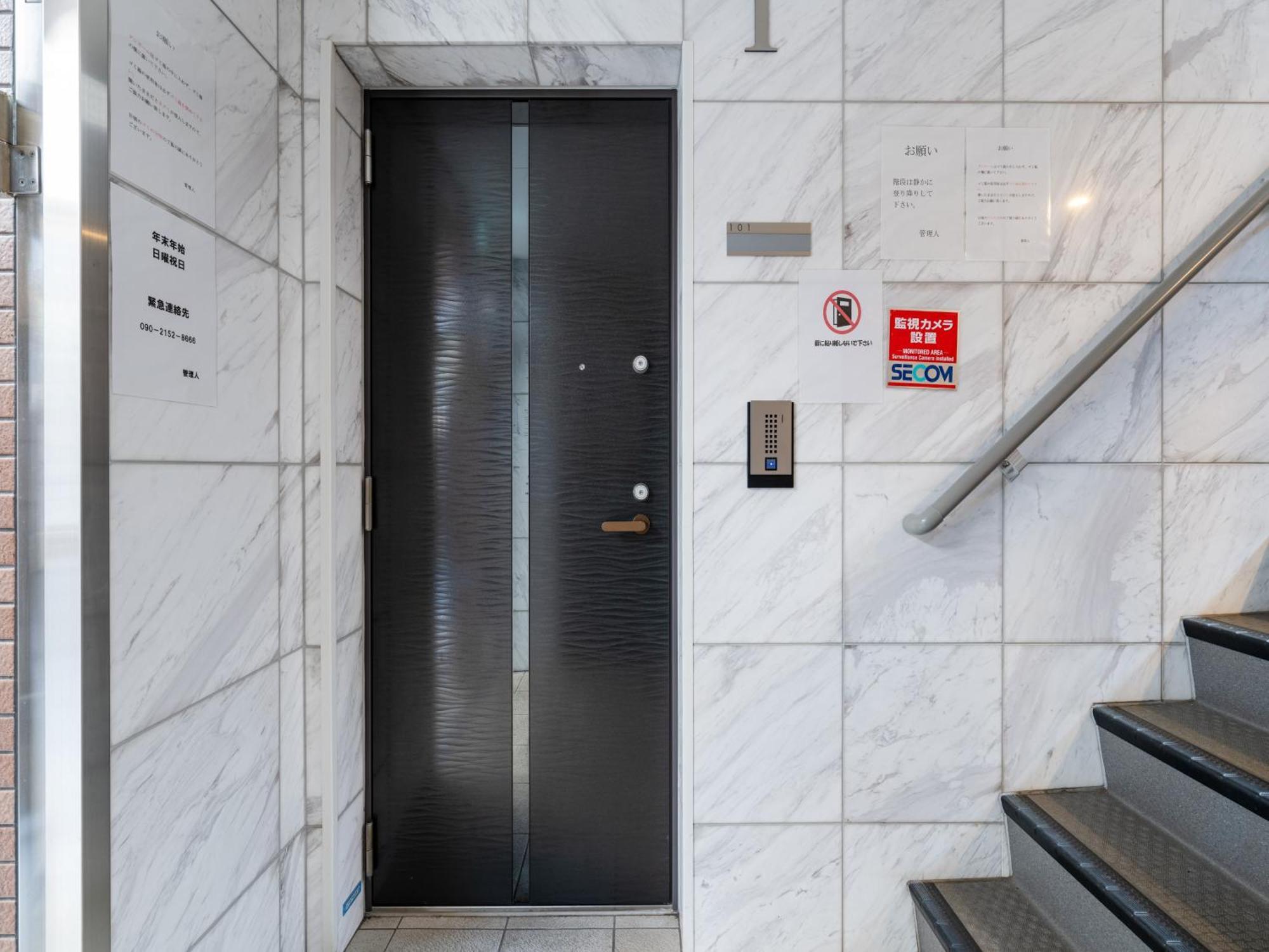 Shinjuku/shin-okubo Sta 2min Walk/kabukicho 5 Min *