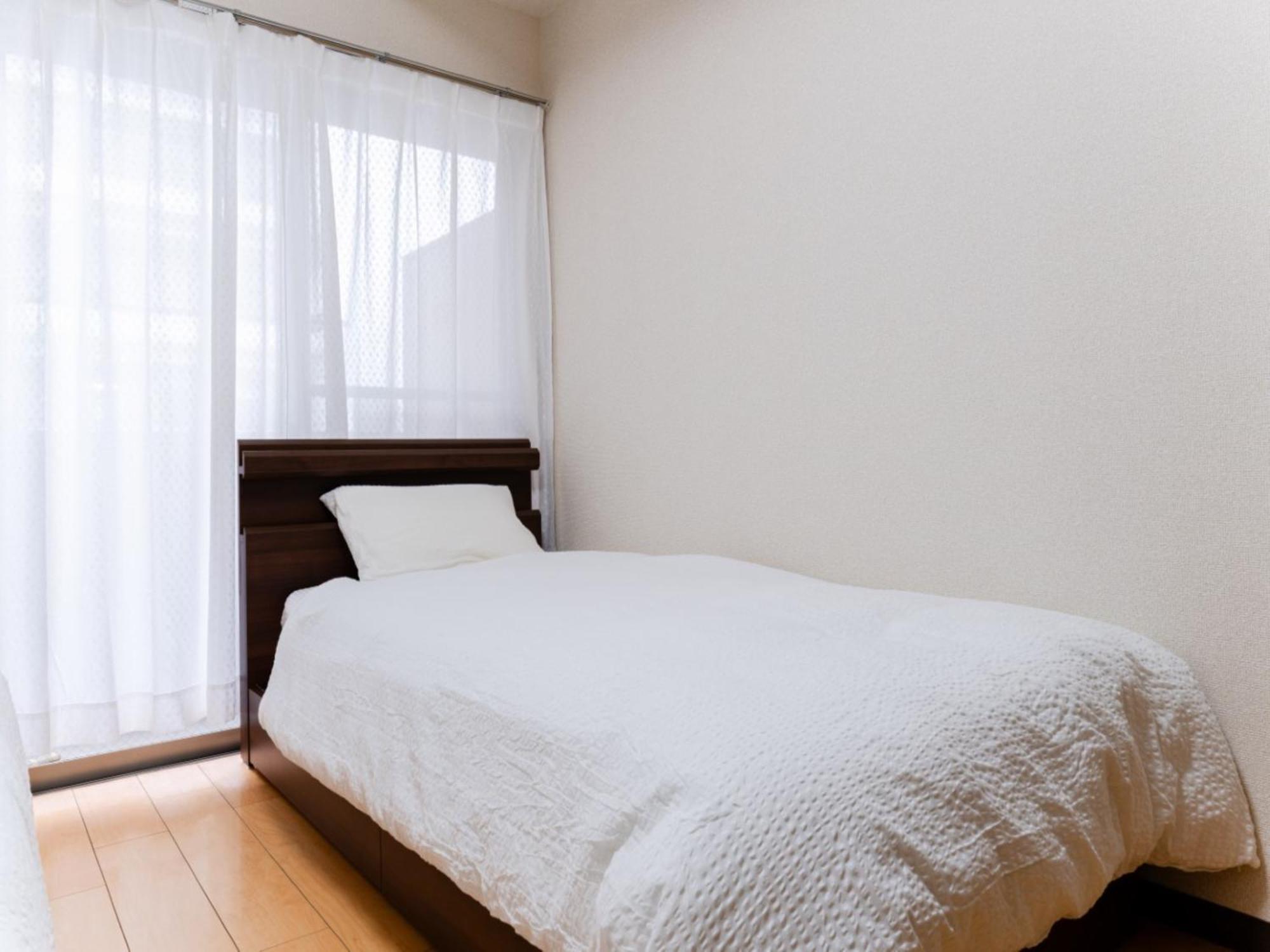 Shin-okubo Sta・1 Min Walk/　shinjuku Sta 2min/　switch