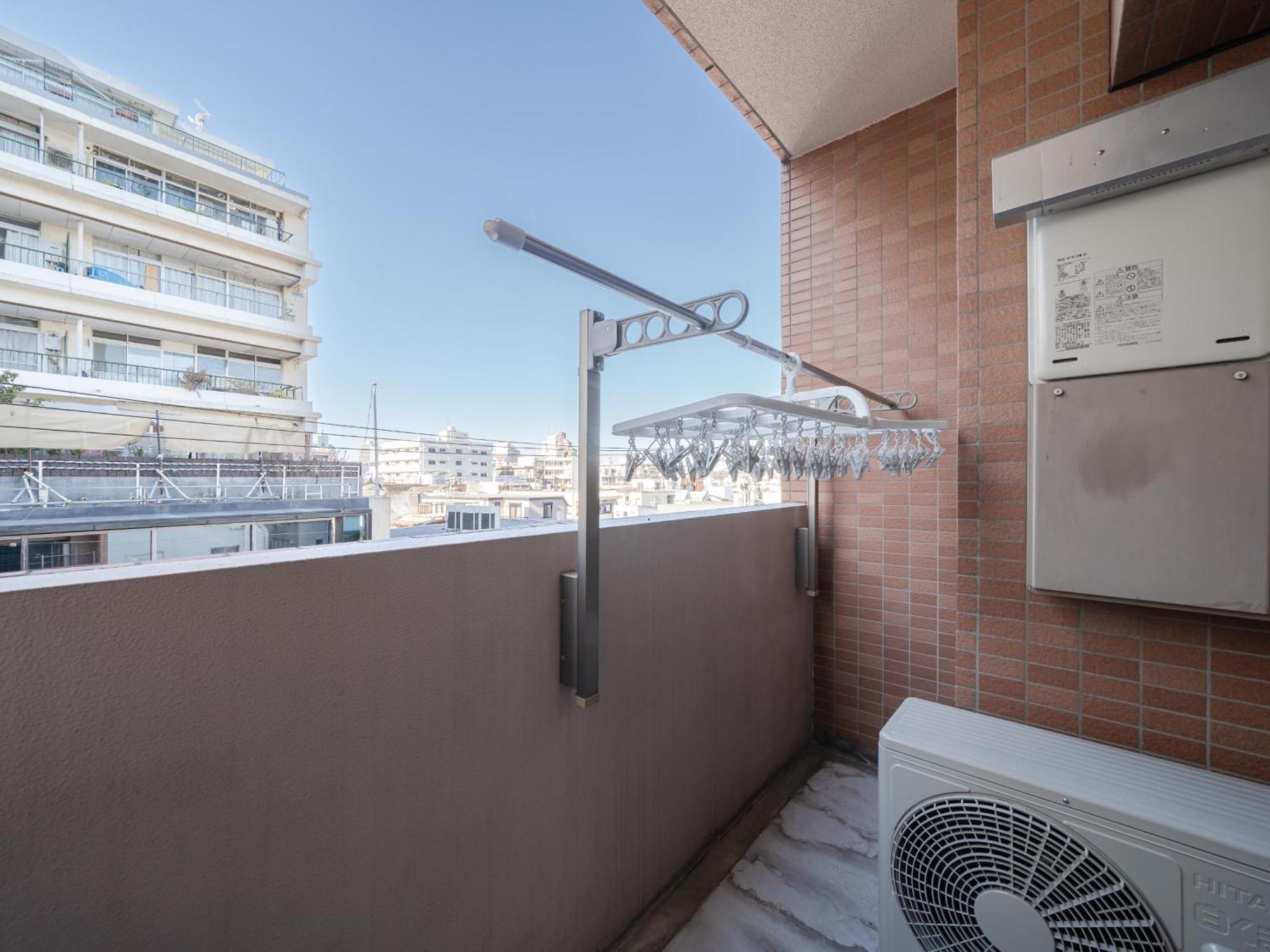 Shin-okubo Sta・1 Min Walk/　shinjuku Sta 2min/　switch Apartment