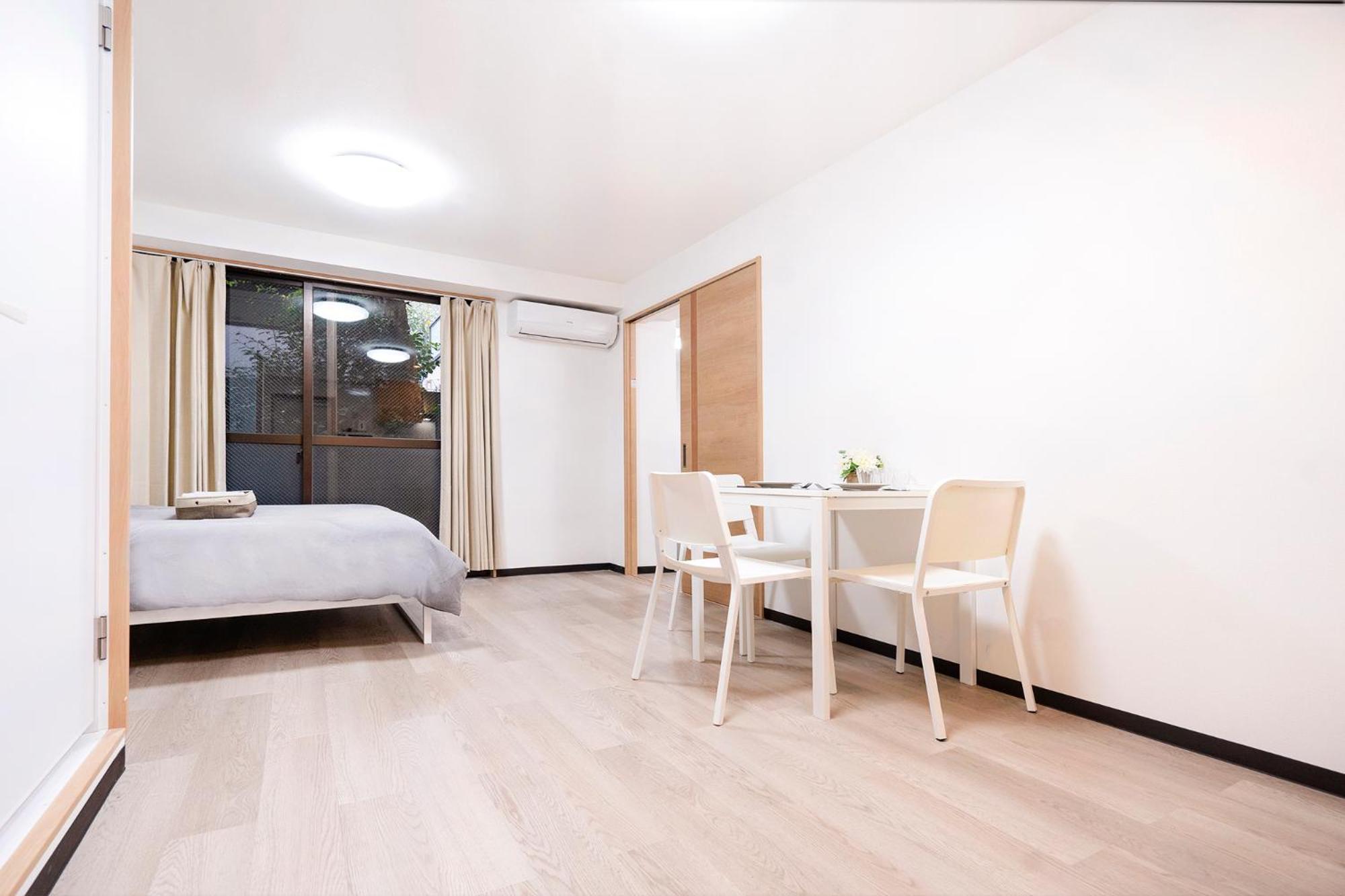 Apartment 7ppl Shinjuku Gyoen丶 National Garden丶 Kabukicho丶 Shinjuku Station丶 Golden Gai丶 Metropolitan Government Building Yoe-4 Tokyo