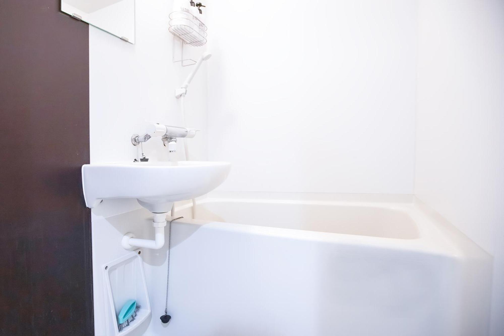 Shinjuku Retreat: Local Experience Near Higashi-shinjuku Station