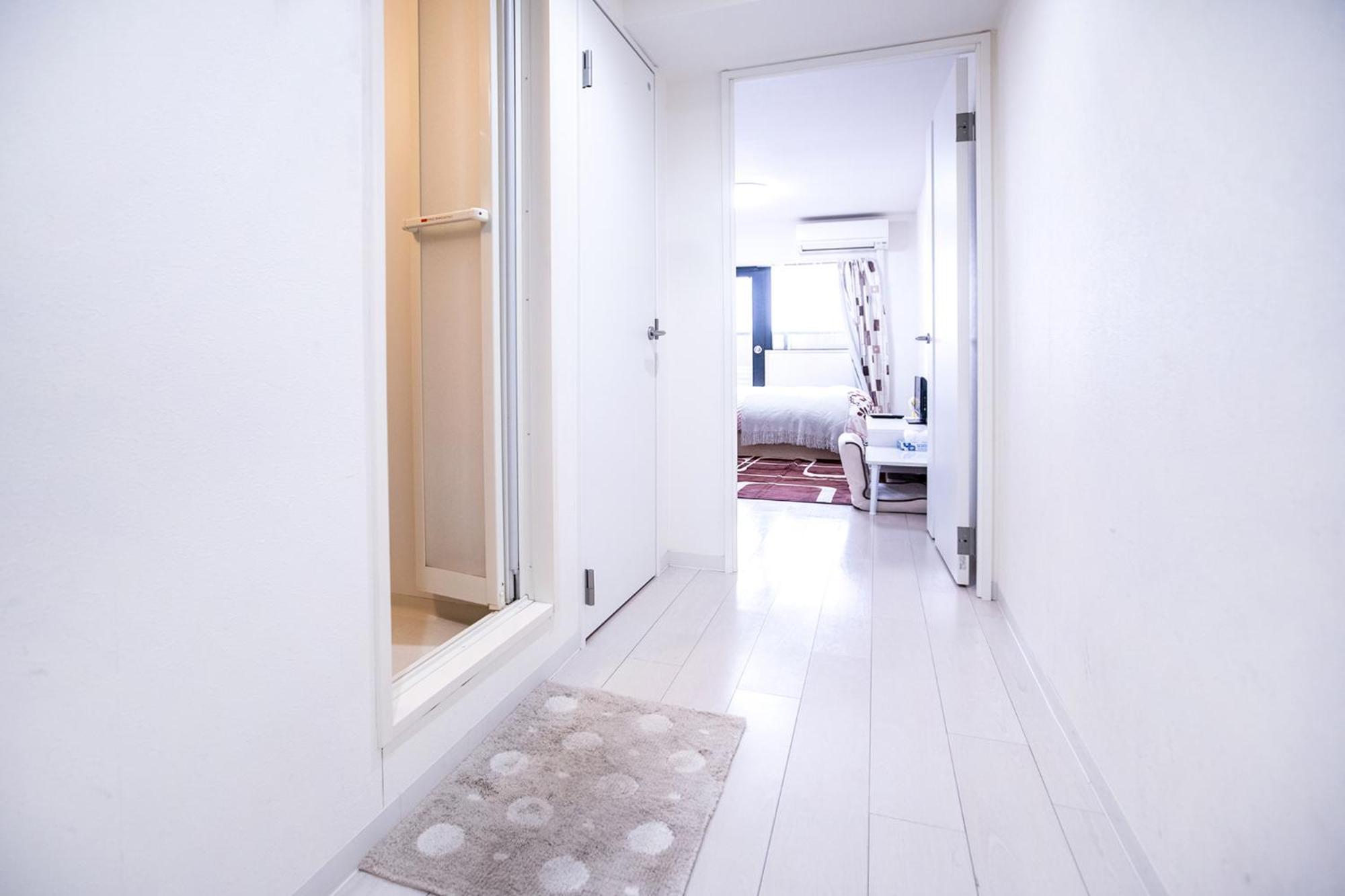 Shinjuku Retreat: Local Experience Near Higashi-shinjuku Station Apartment *