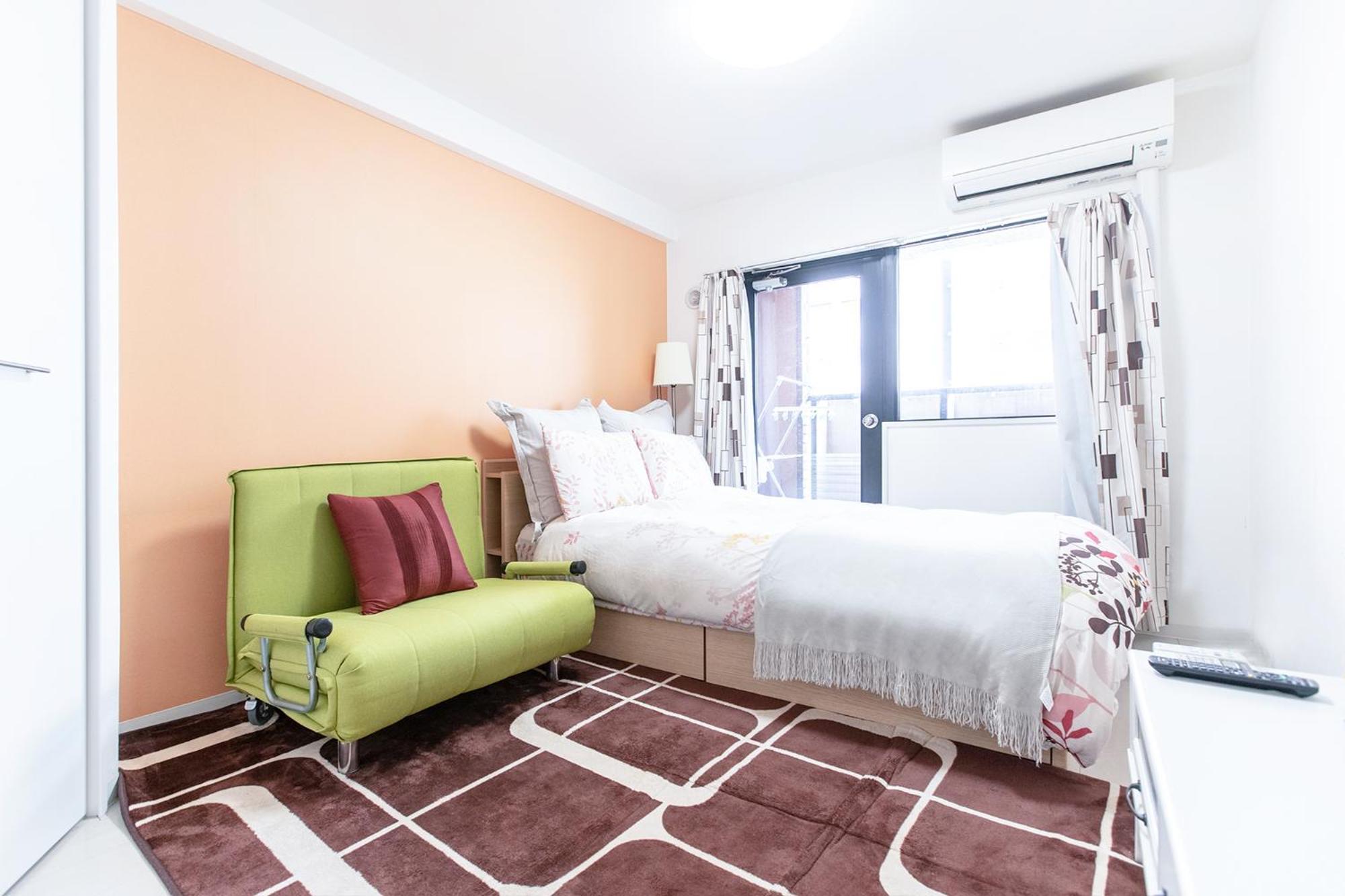 Apartment Shinjuku Retreat: Local Experience Near Higashi-shinjuku Station Tokyo