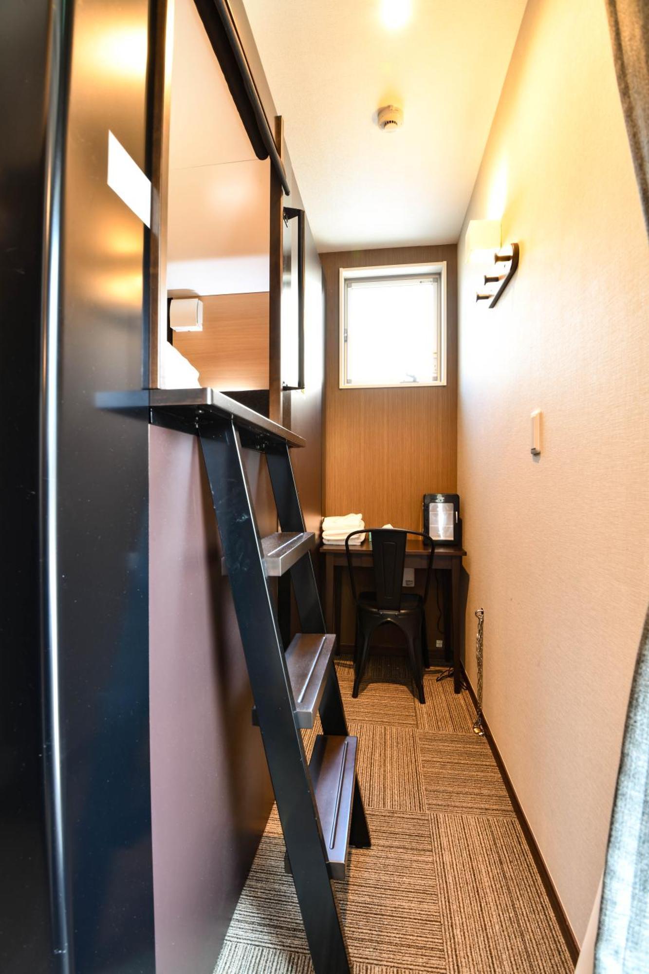 H2o Otorii - Male Only Hostel