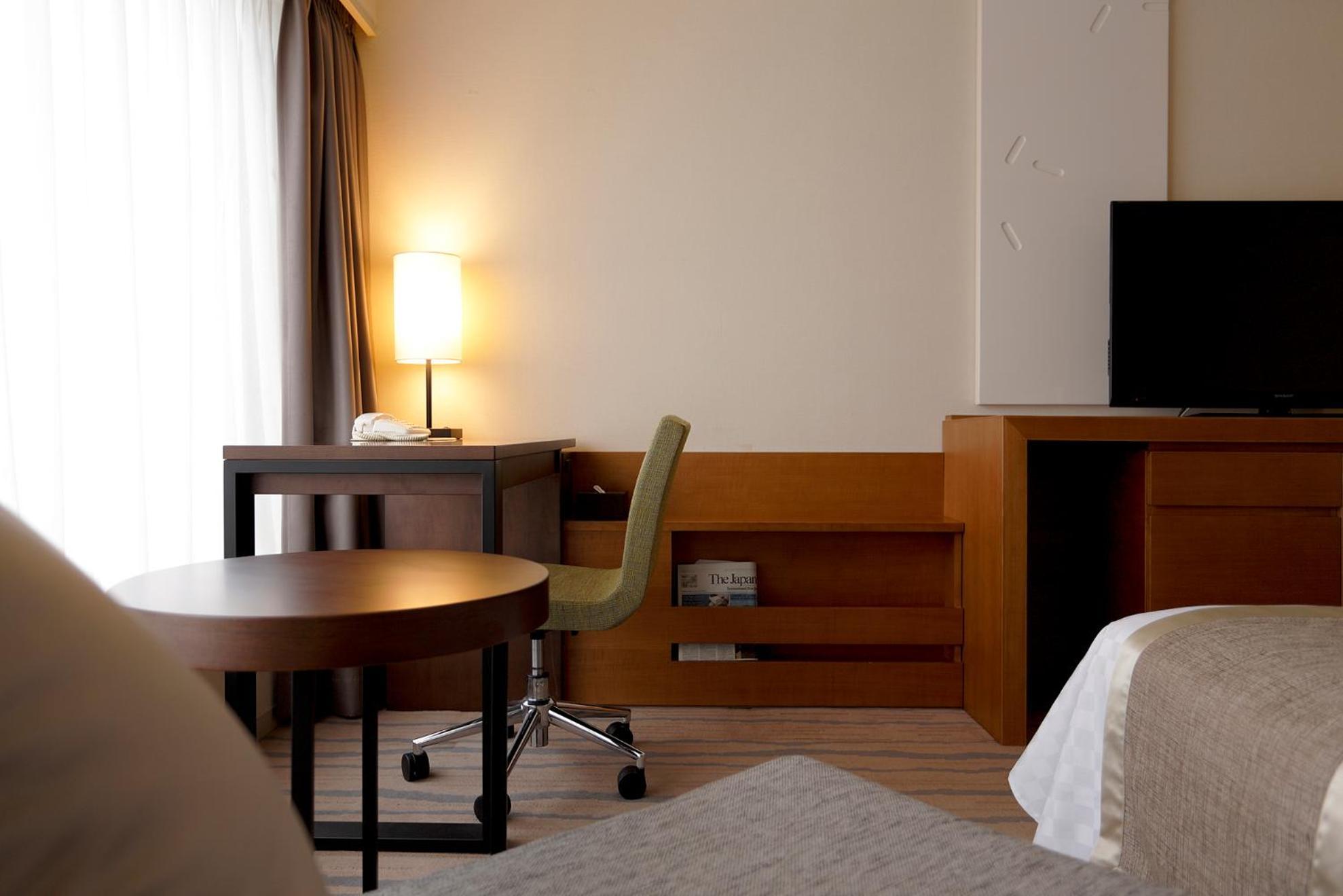 Hotel Keio Plaza 5*