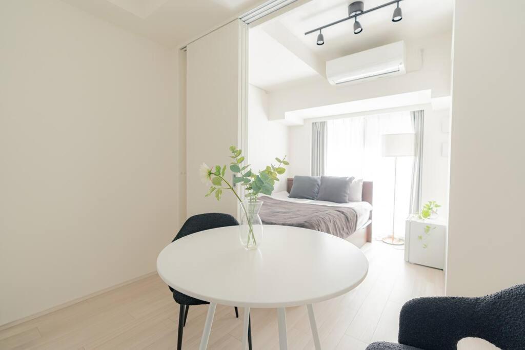 Unito Higashishinjuku Apartment