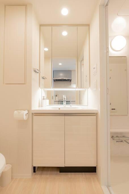 Unito Higashishinjuku Apartment
