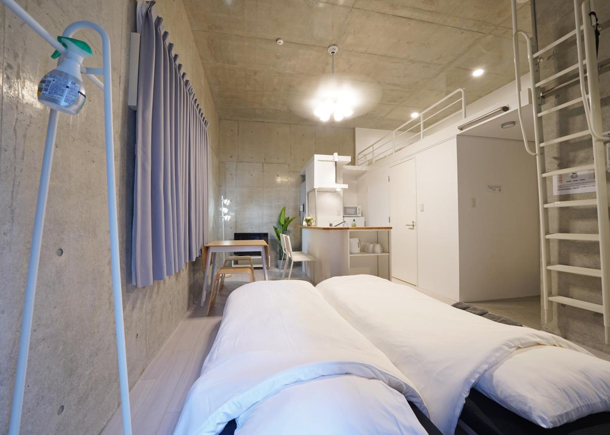 Apartment ラフィット御徒町 *