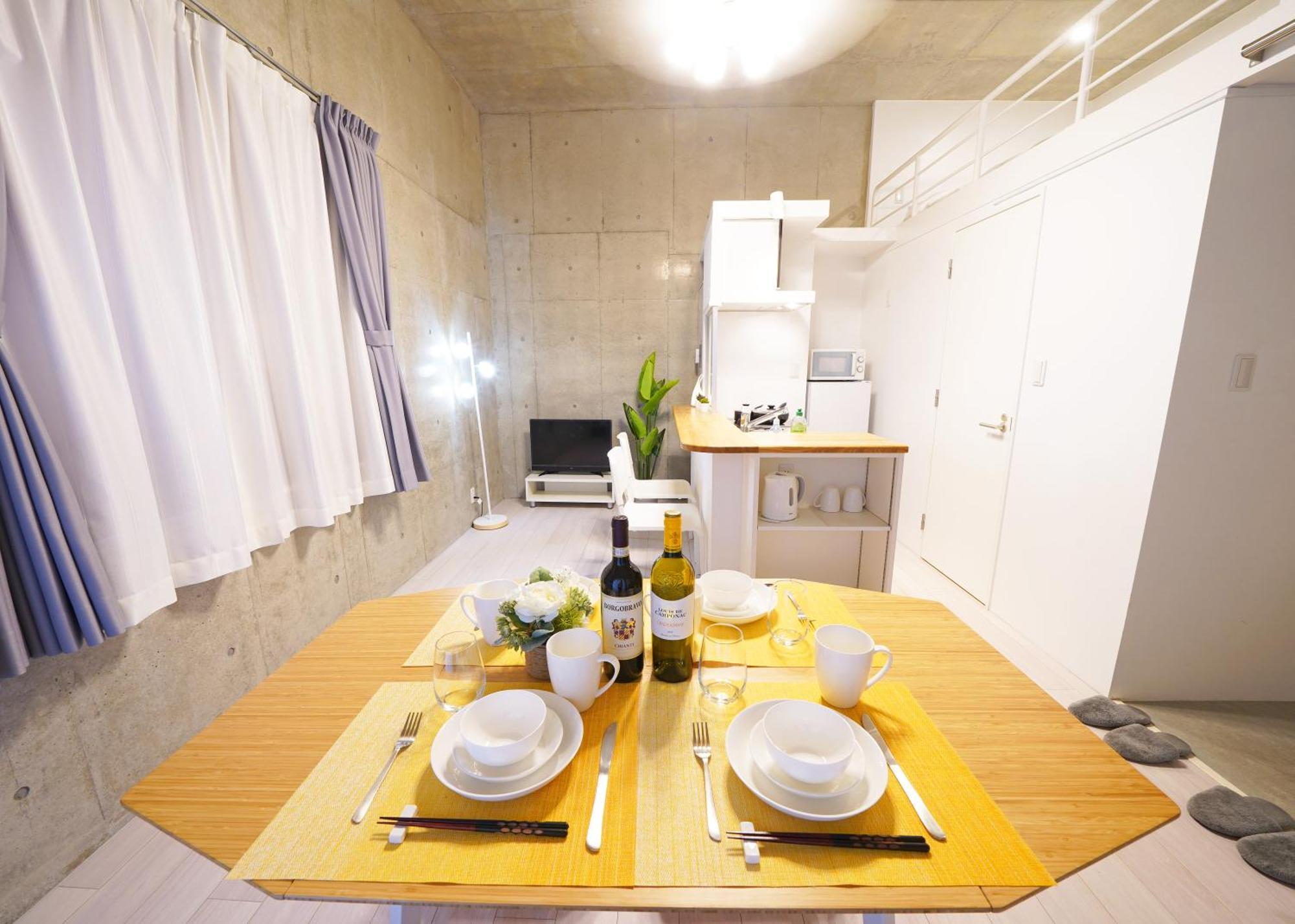 Apartment ラフィット御徒町 *