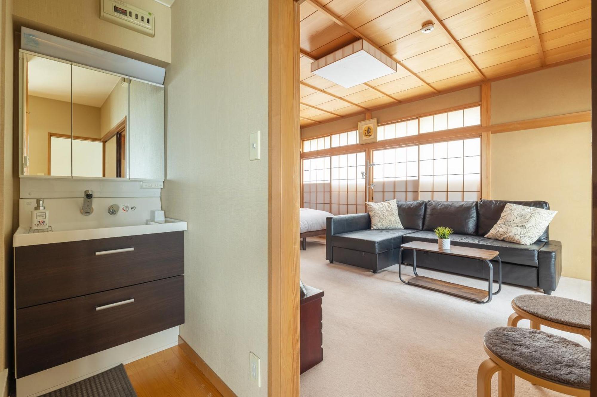 The Ivy Apartments, Location, Yoyogi!! Tokyo