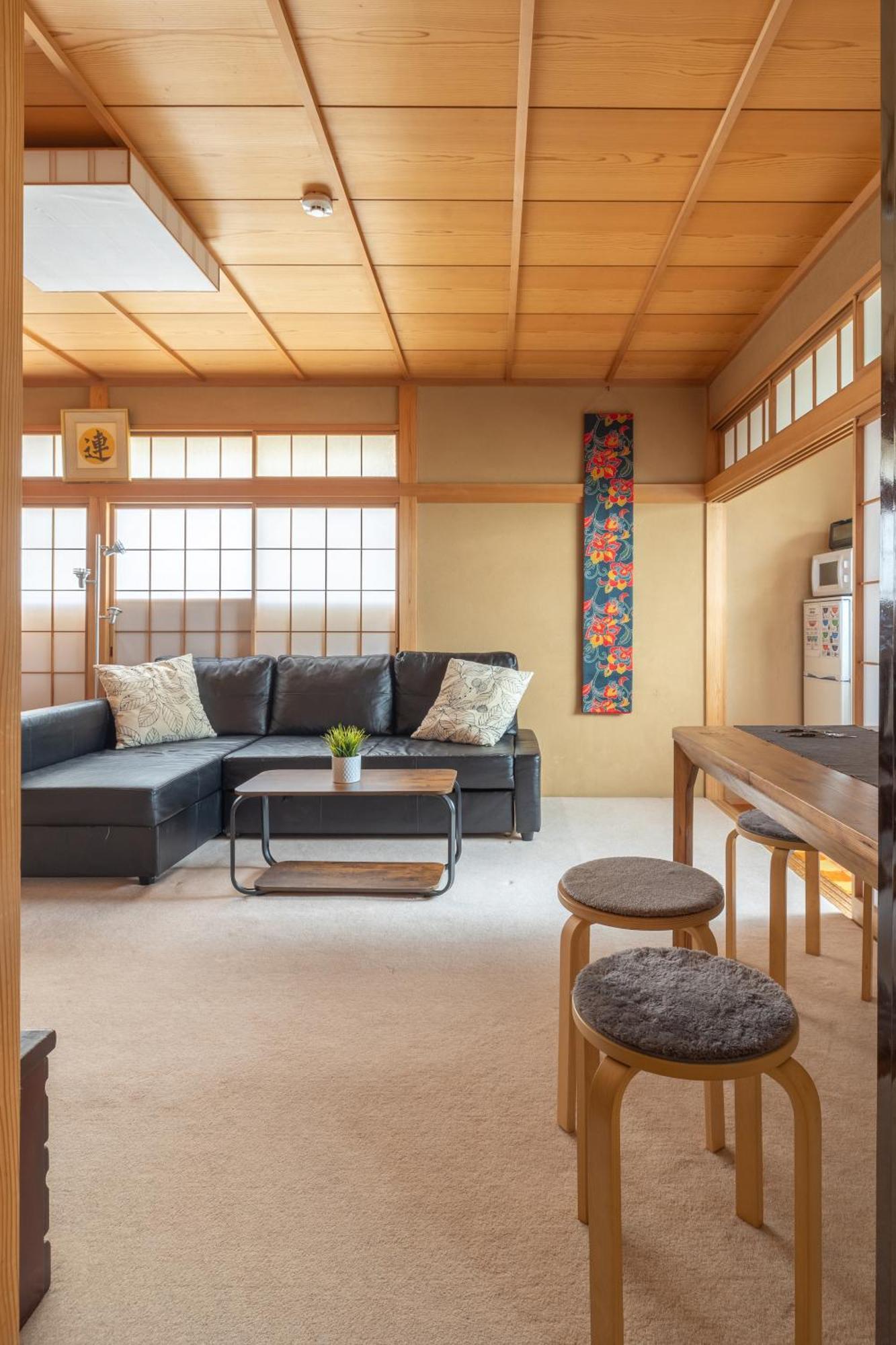 The Ivy Apartments, Location, Yoyogi!! Tokyo