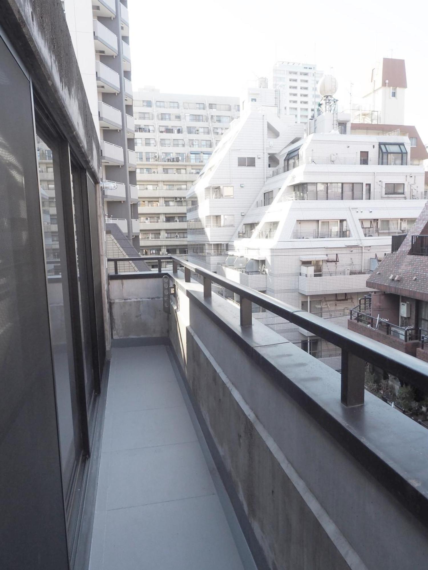 Apartment M/w *