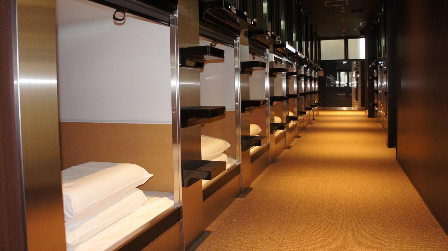 Men Only Capsule & Sauna, Bathhouse 男性専用サウナ&カプセル Minami Roppongi Capsule hotel Tokyo