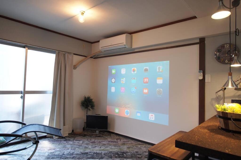 Shinjuku 3 Min Walk From Station #projector #oh2