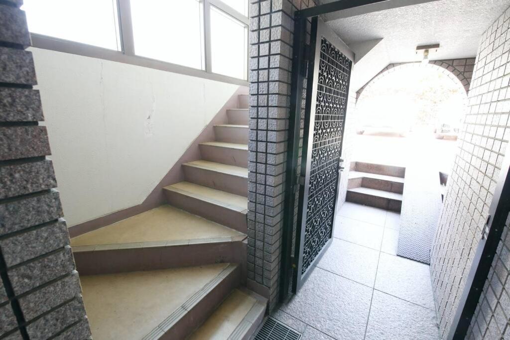 Apartment サンハイツ初台 201