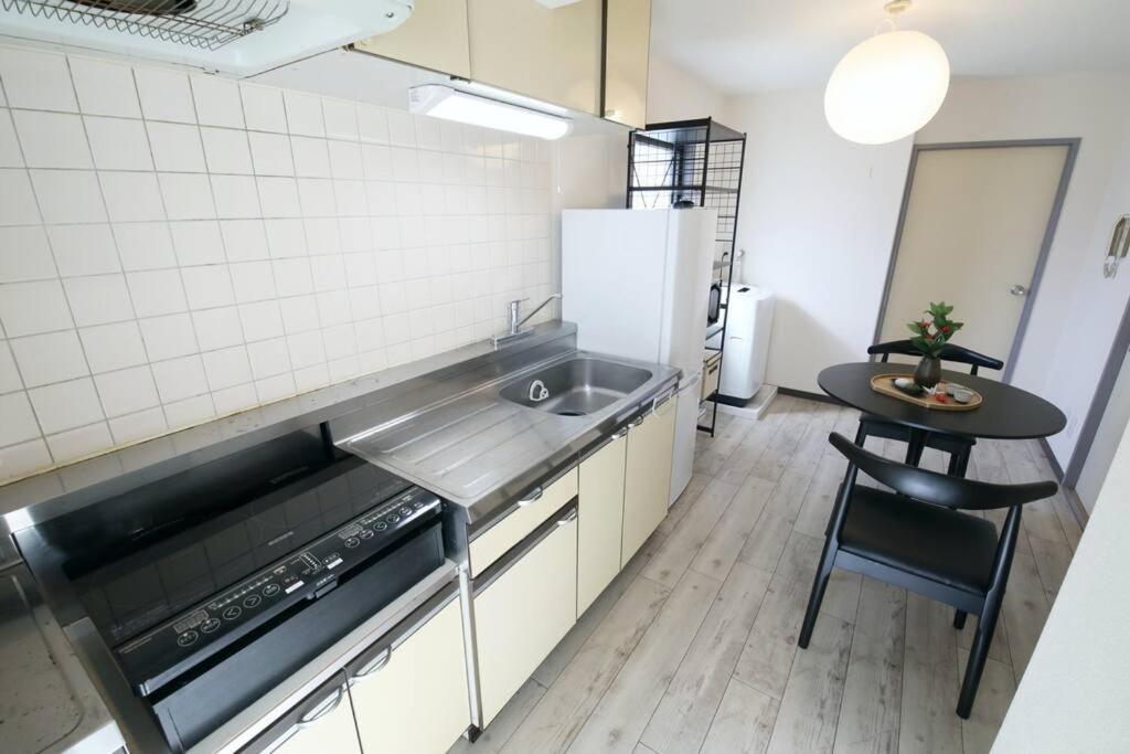 Apartment サンハイツ初台 201