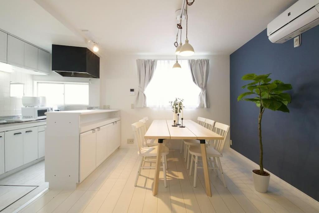 La Mer Bleue Horikiri 201 Apartment