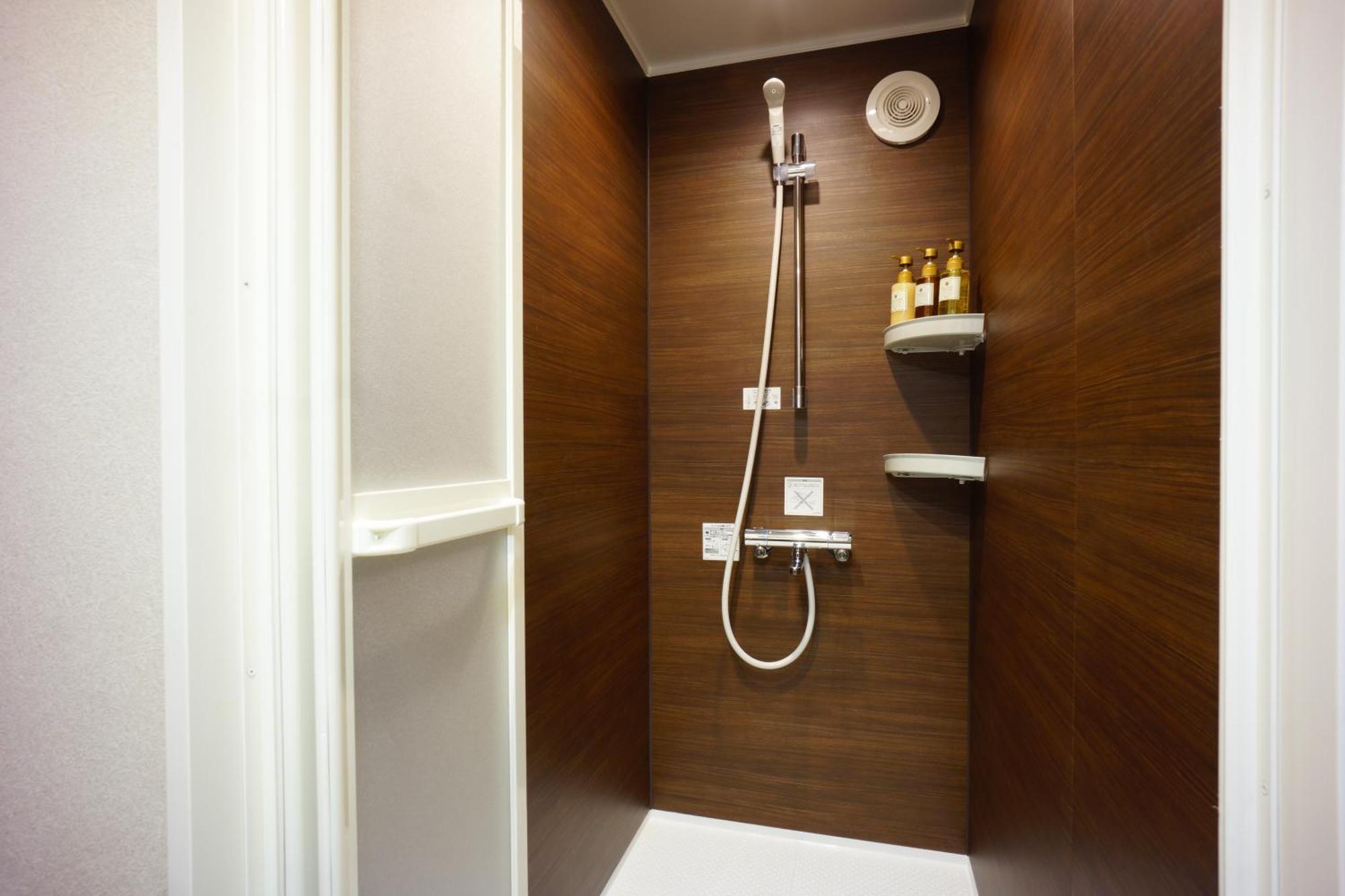 Rona Hotel 3*