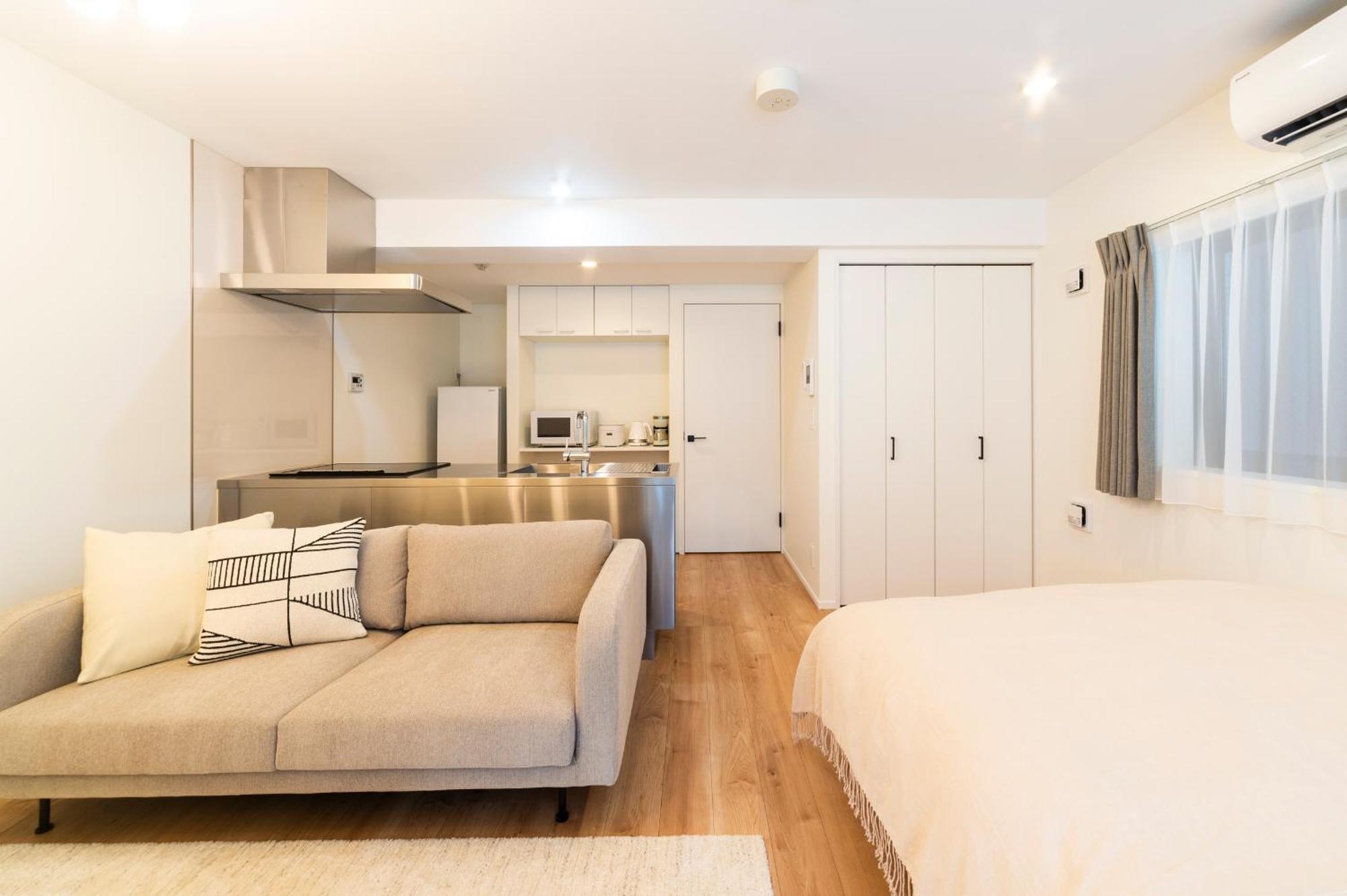 Give Shibuya Honmachi Apartment *