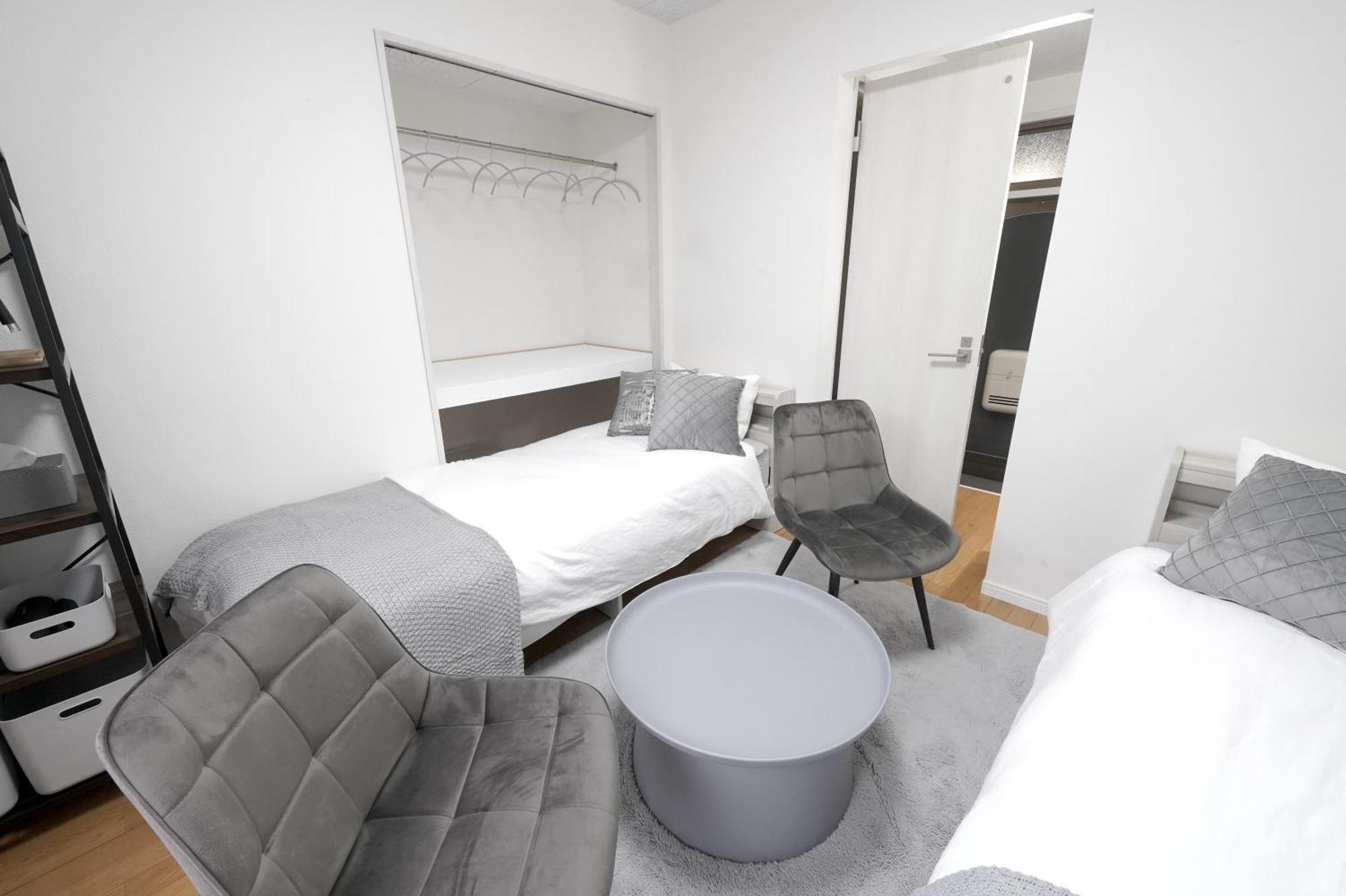 Apartment Close To Shinjuku!twin Beds,projector,appliances! Tokyo