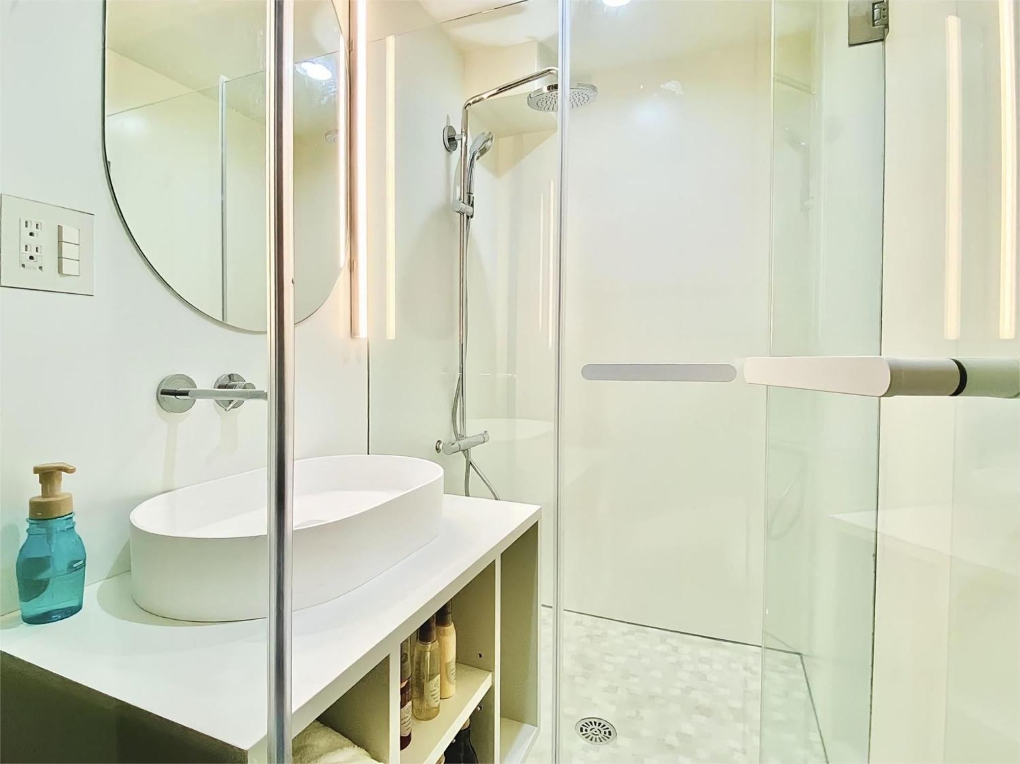 Hotel Ueno Designer Room: Park & Station Proximity