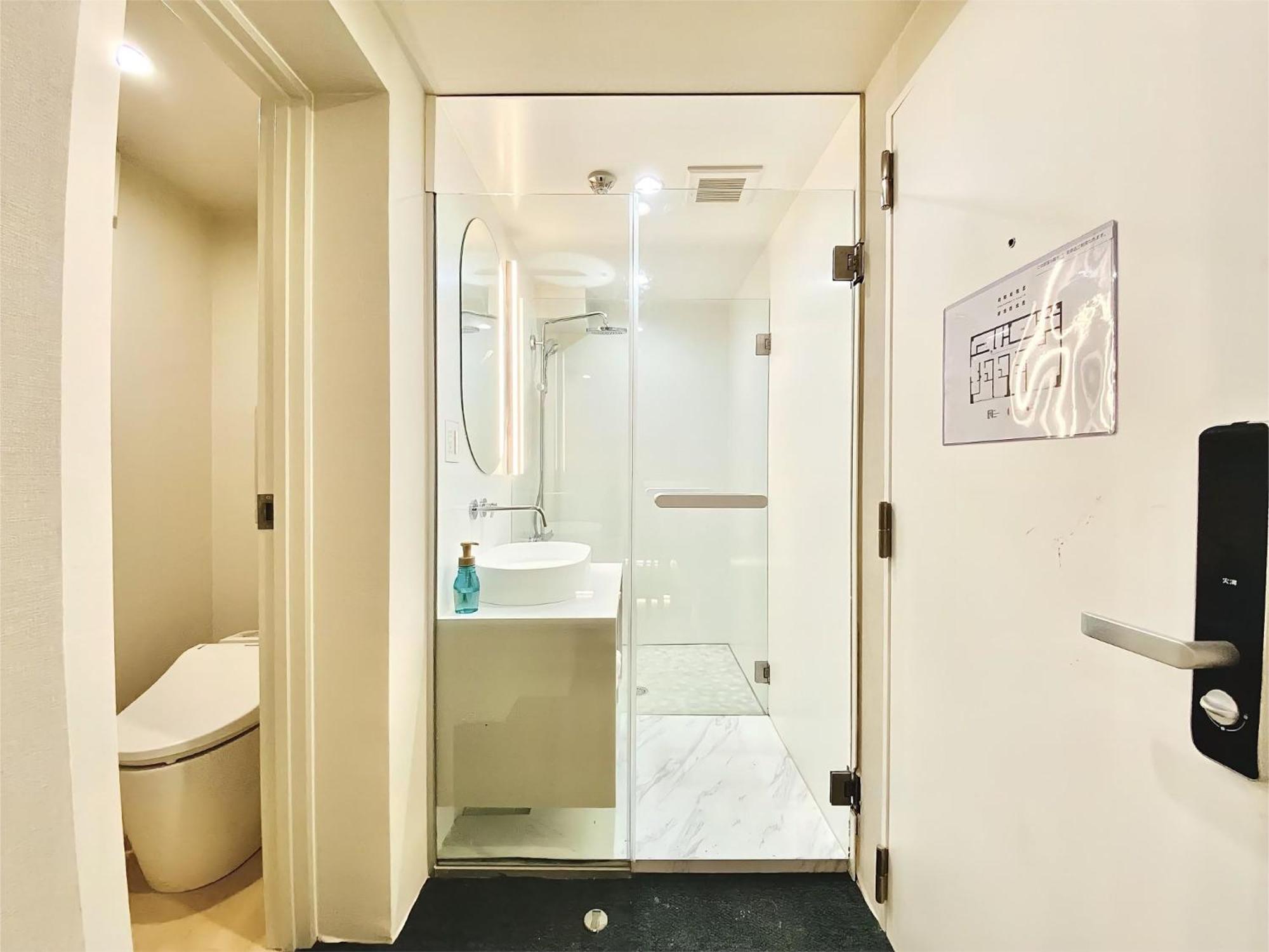 Ueno Designer Room: Park & Station Proximity Hotel