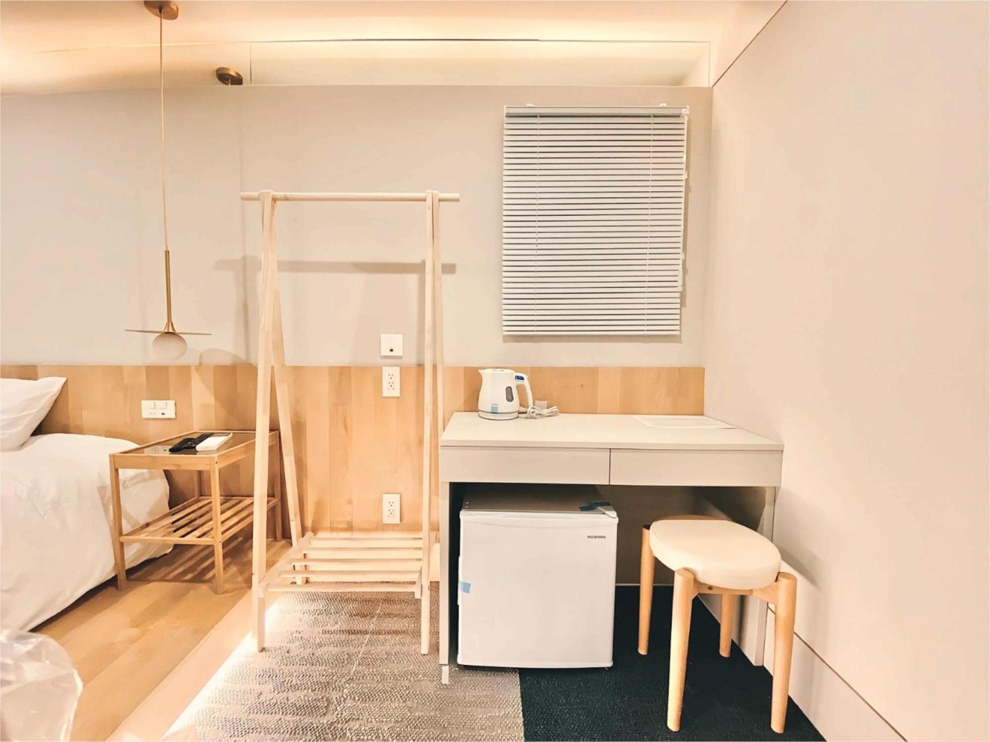Hotel Ueno Designer Room: Park & Station Proximity