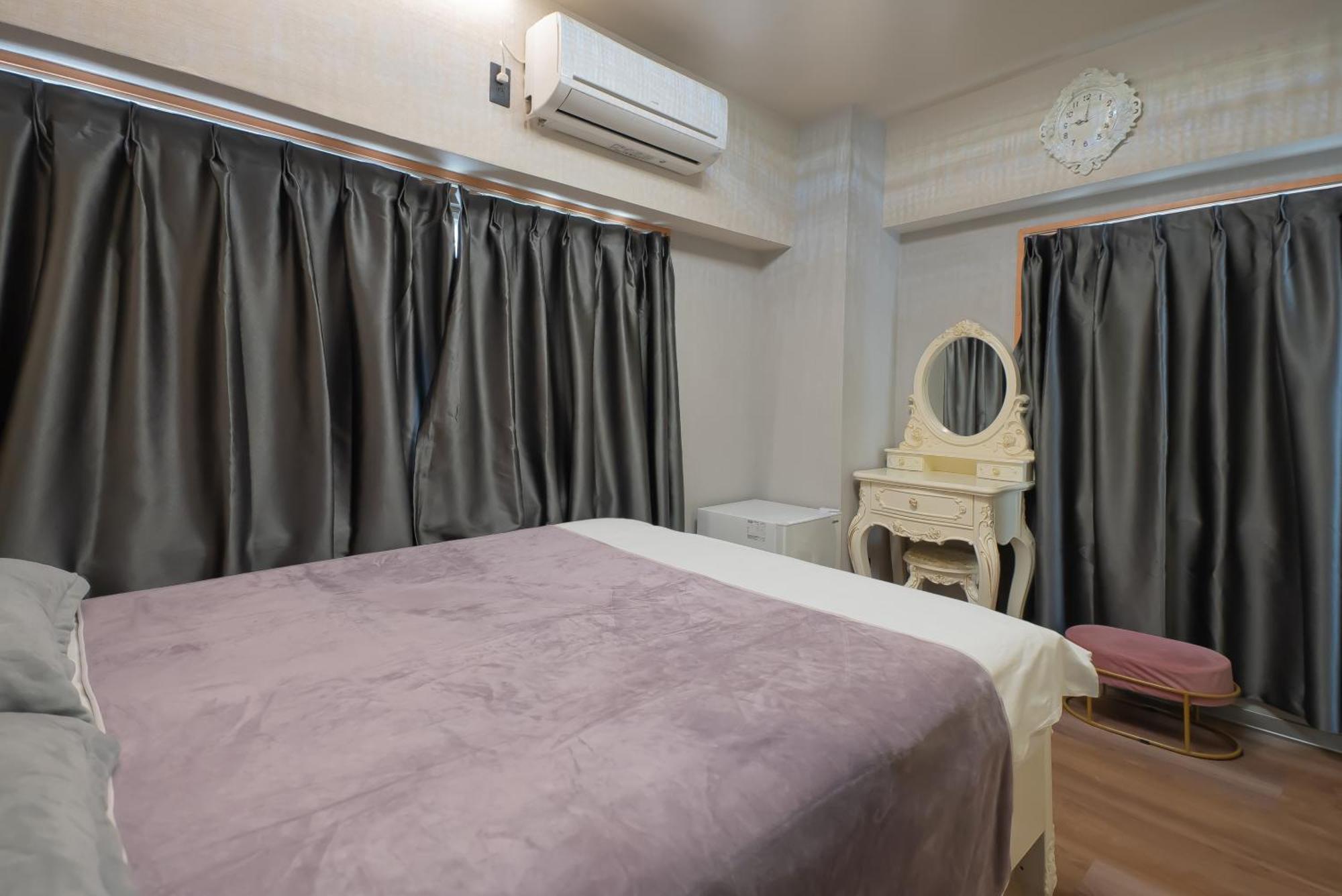 Aparthotel Akarenga House *