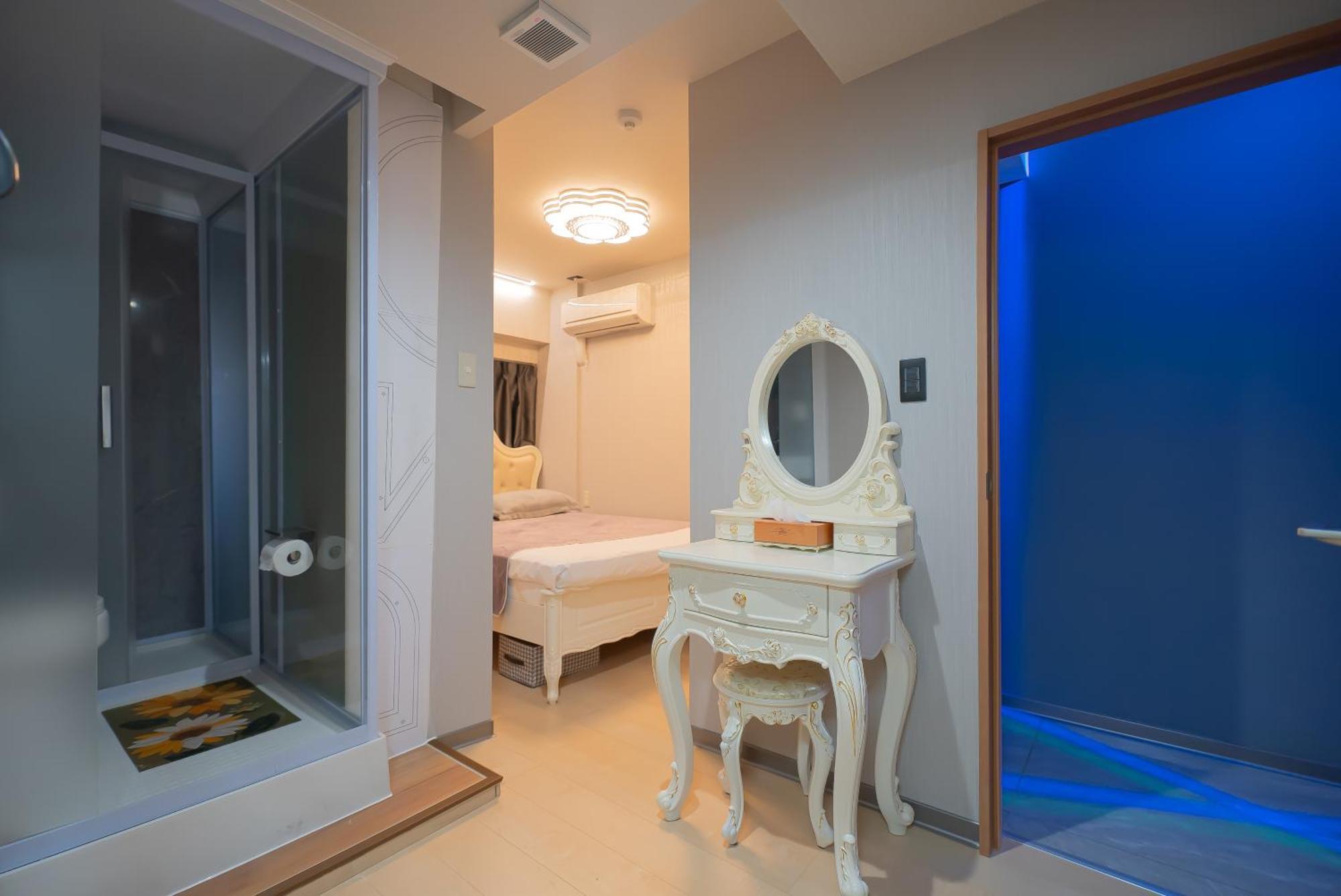 Aparthotel Akarenga House *