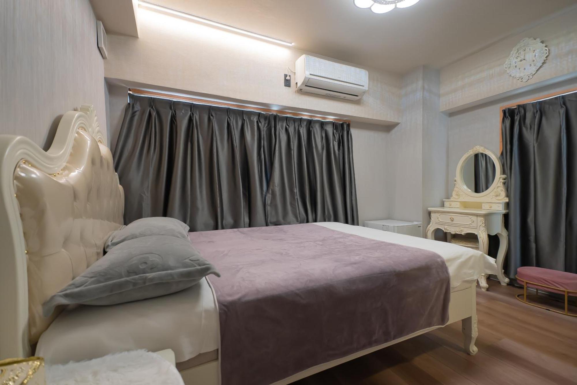 Aparthotel Akarenga House *
