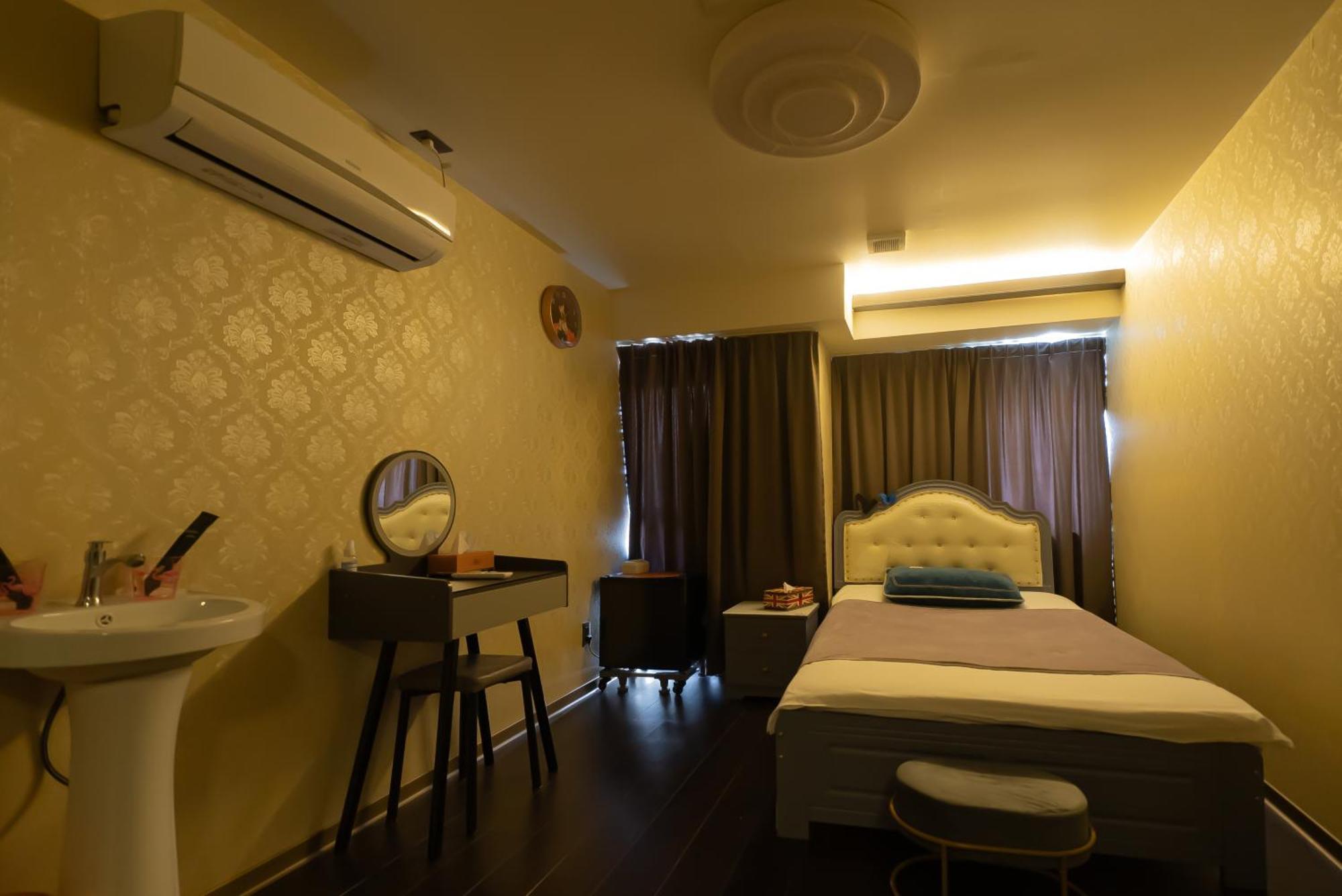 Aparthotel Akarenga House *