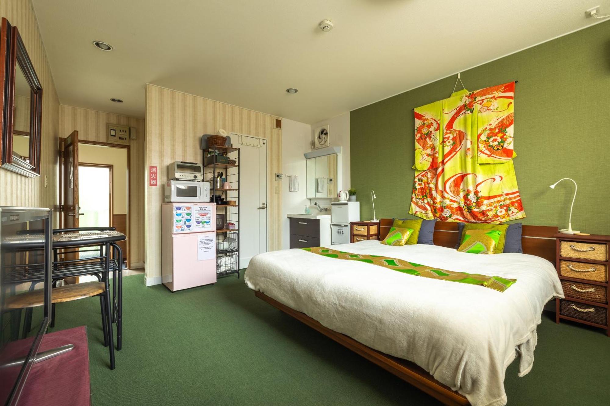 The Ivy Apartments, Location, Yoyogi!! Tokyo