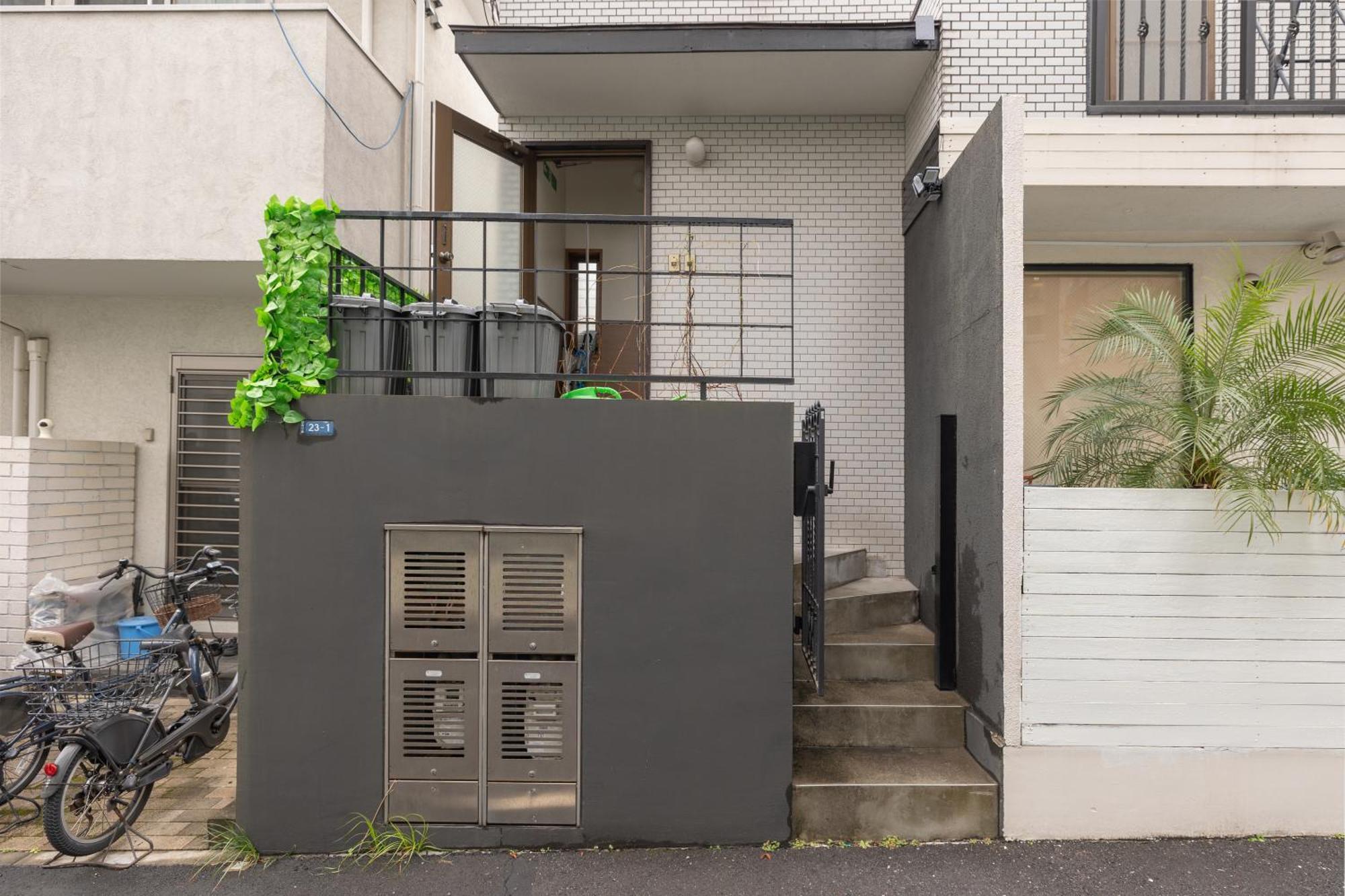 The Ivy Apartments, Location, Yoyogi!! Tokyo