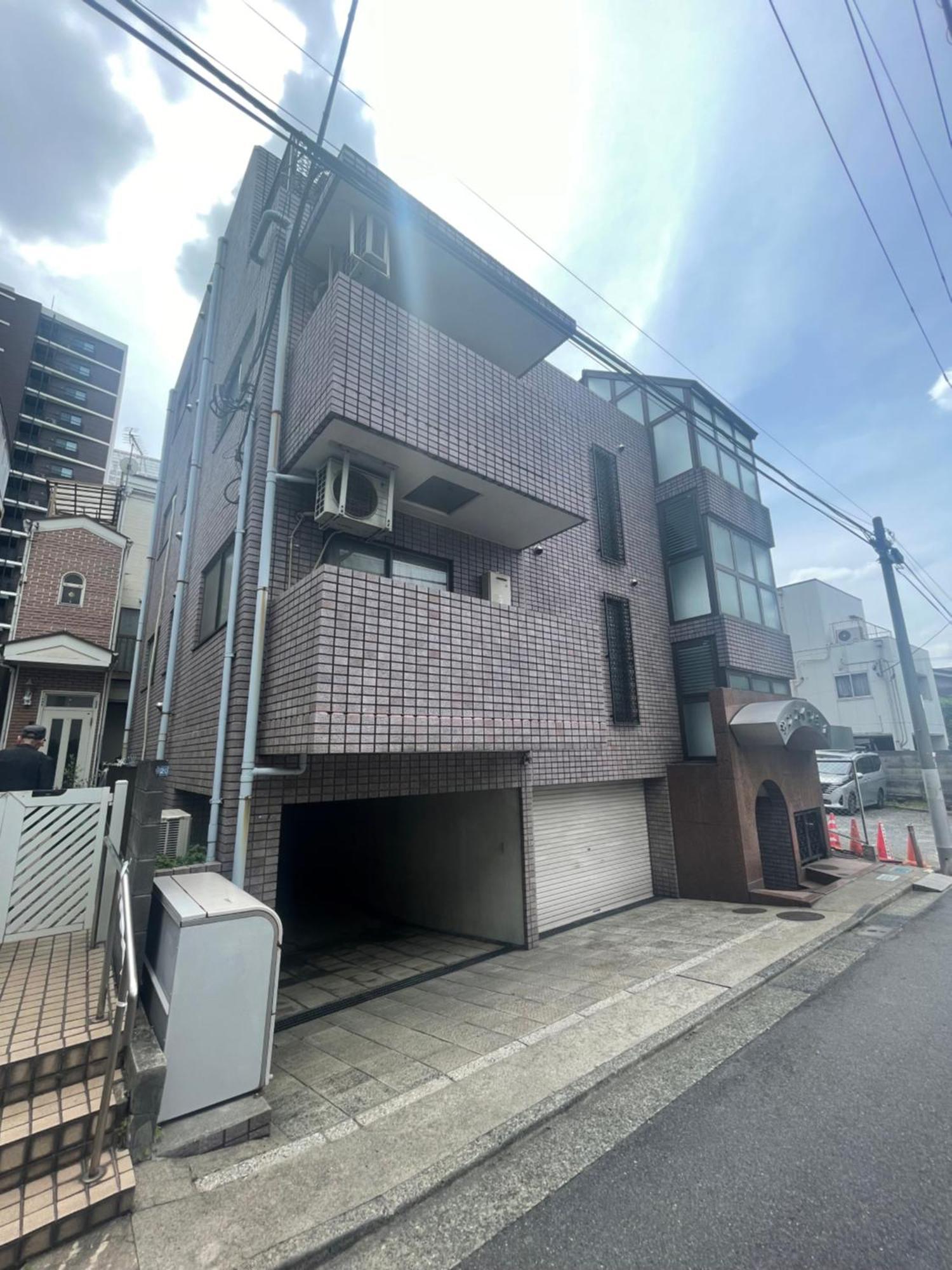 Apartment サンハイツ初台 201