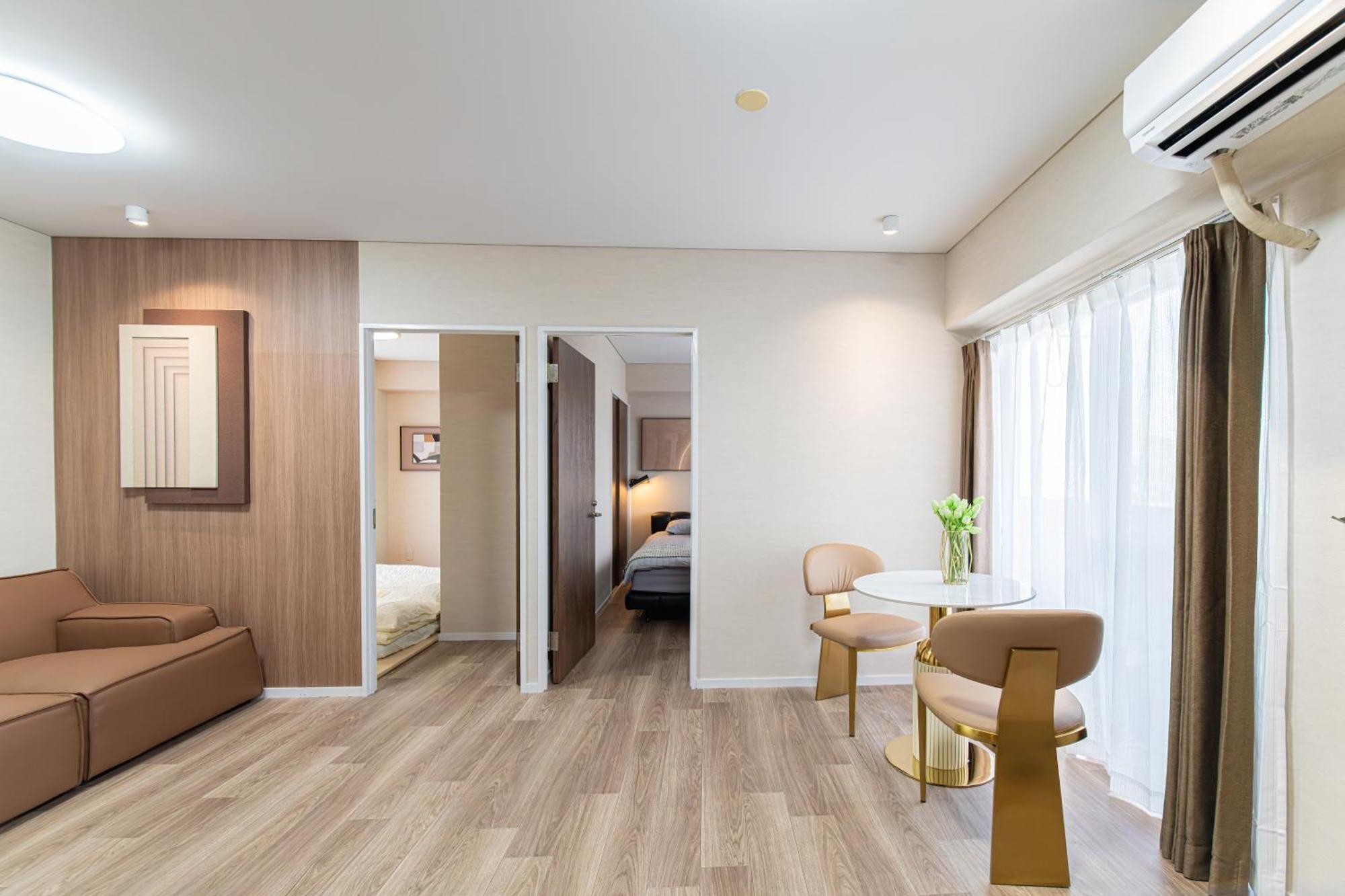 Apartment Z7全新装修套房3室2厅 新宿2站4分钟,max 8p-spacious,3rooms Near Shinjuku