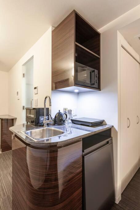 Apartment Premier Shinjuku West 別館 *