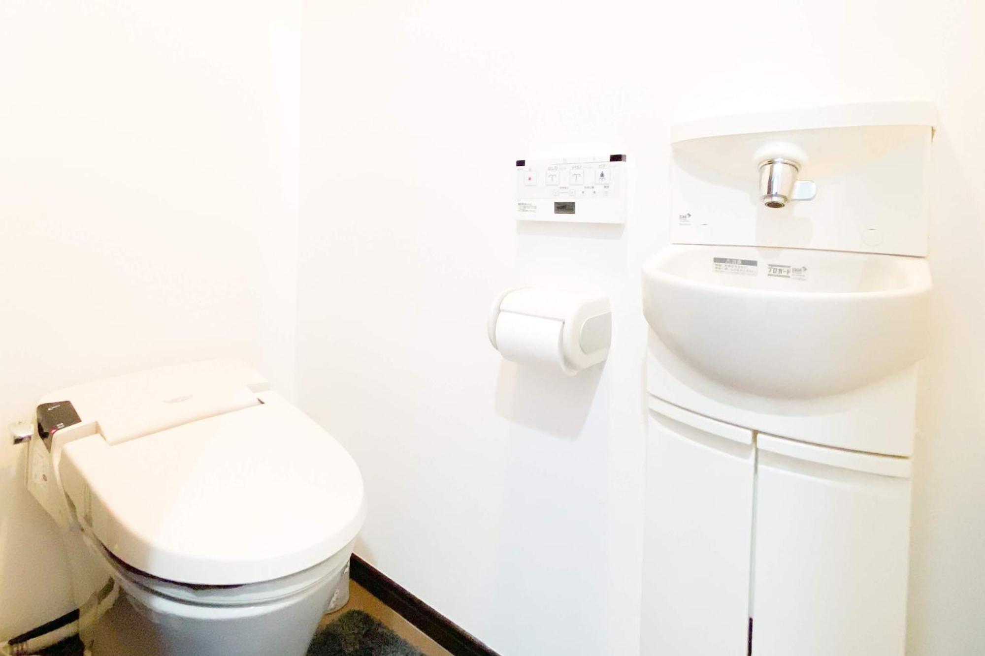 Apartment Yahiro 4-chome House 2f,3f *