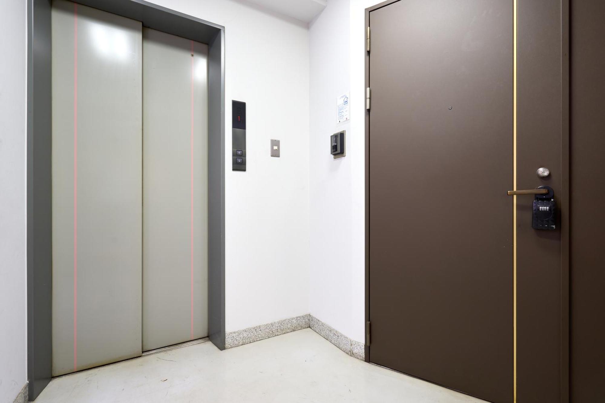 Apartment 95㎡/駅徒歩7分/エレベータ付き/お洒落2ldk/free Wifi