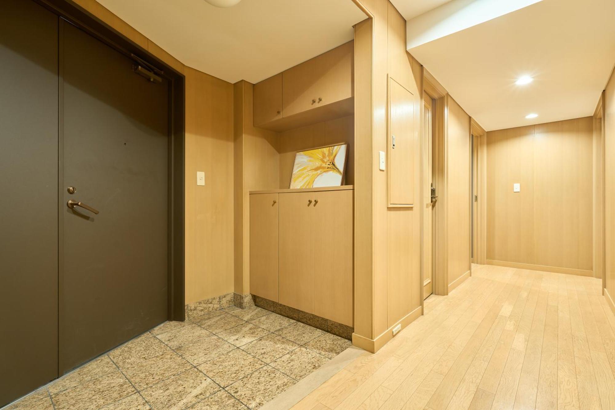 95㎡/駅徒歩7分/エレベータ付き/お洒落2ldk/free Wifi *