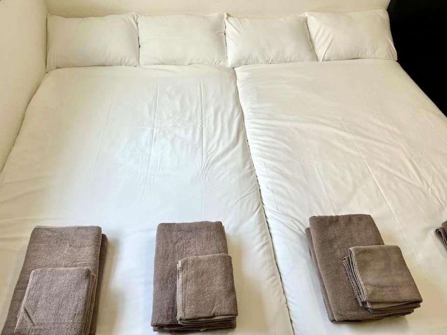 Apartment Fuji Flat 新大久保駅から徒歩20秒 新宿駅も徒歩15分 有名レストラン多数 歌舞伎町も歩いて行けます *