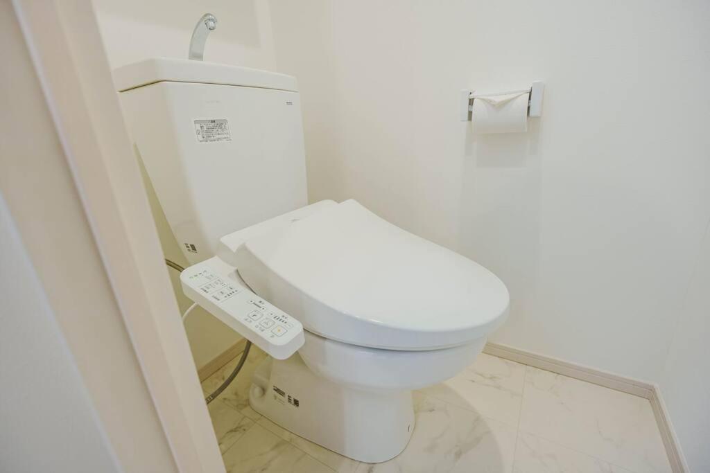 F Newly Renovated Hotel, Direct Access To Ueno, Asakusa, Disneyland, Airport *