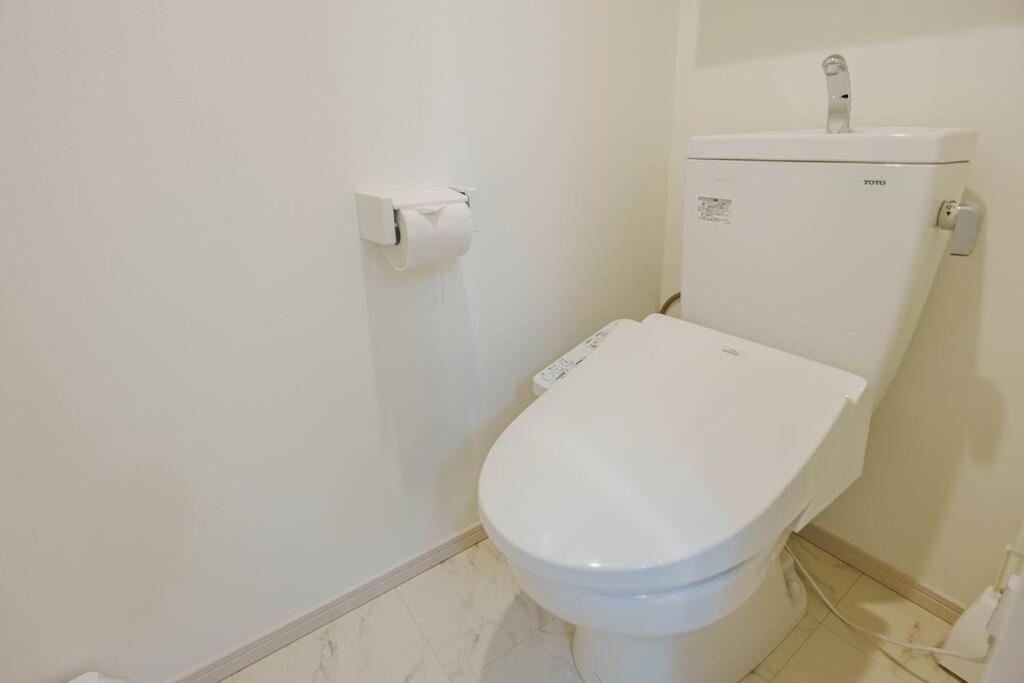 E Newly Renovated Hotel, Direct Access To Ueno, Asakusa, Disneyland, Airport Tokyo
