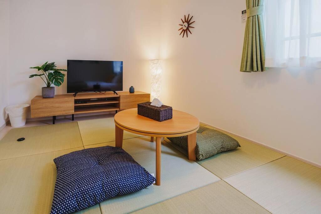 E Newly Renovated Hotel, Direct Access To Ueno, Asakusa, Disneyland, Airport Apartment *