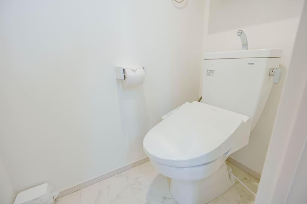 D Newly Renovated Hotel, Direct Access To Ueno, Asakusa, Disneyland, Airport