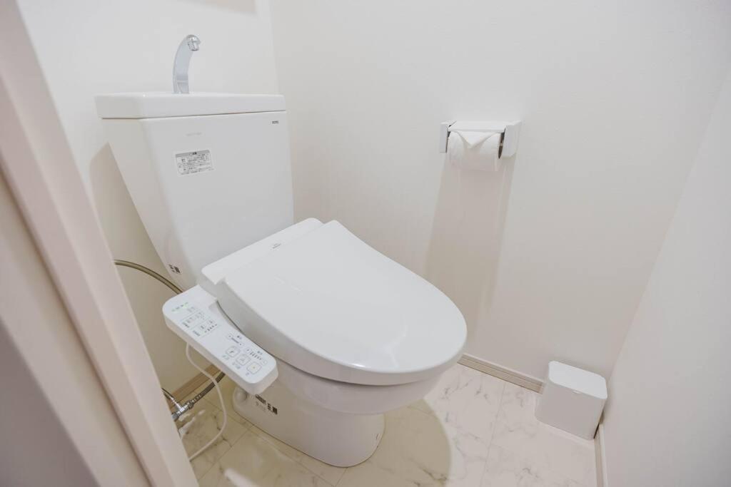 Apartment C Newly Renovated Hotel, Direct Access To Ueno, Asakusa, Disneyland, Airport *