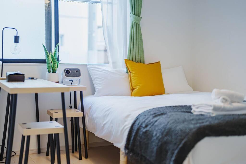 Apartment C Newly Renovated Hotel, Direct Access To Ueno, Asakusa, Disneyland, Airport Tokyo